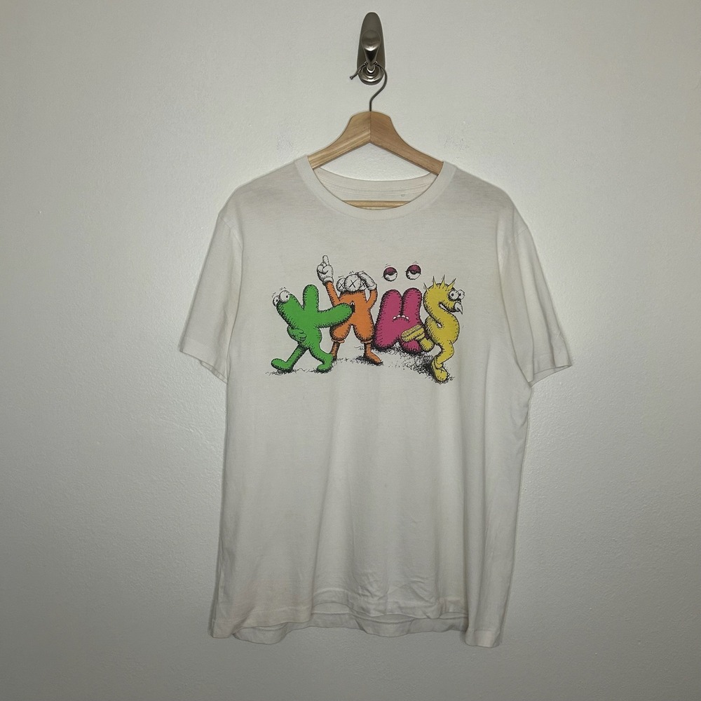 Uniqlo UT x KAWS Single Stitch T-Shirt White Sz Large